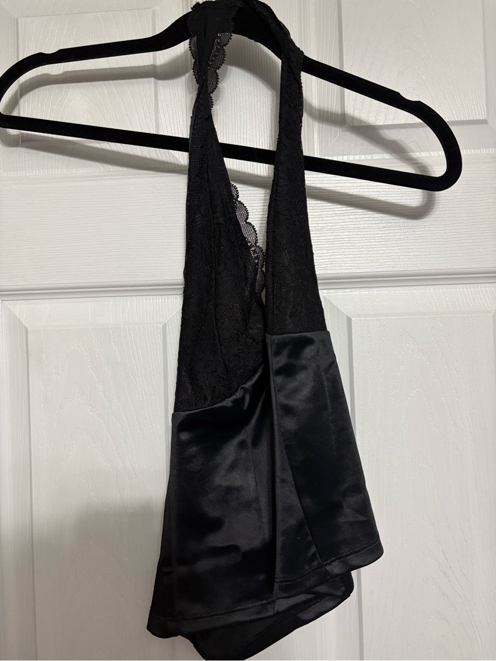 Urban Outfitters Black Lace Halter Satin Cami - Picture 2 of 5